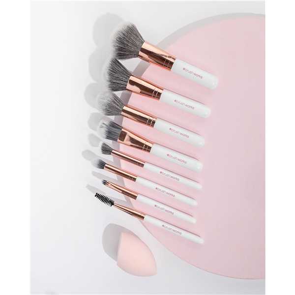 Brushworks Exclusive Makeup Brush & Sponge Set (Picture 2 of 4)