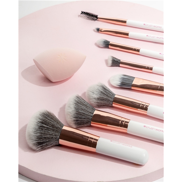 Brushworks Exclusive Makeup Brush & Sponge Set (Picture 3 of 4)