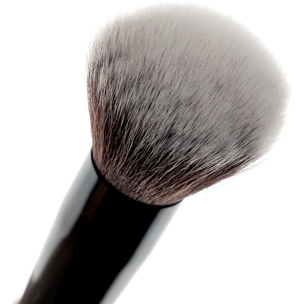 Brushworks No. 3 Multi-Tasking Brush (Picture 4 of 8)