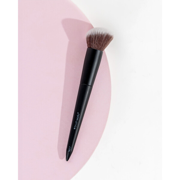 Brushworks No. 7 Angled Blush Brush (Picture 5 of 9)