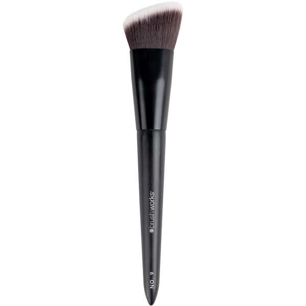 Brushworks No. 9 Angled Flat Foundation Brush (Picture 3 of 11)