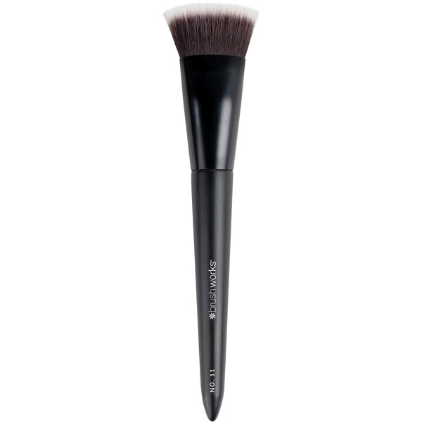 Brushworks No. 11 Flat Top Contour Brush (Picture 3 of 8)