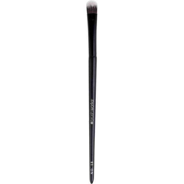 Brushworks No. 18 Flat Eye Brush (Picture 3 of 9)