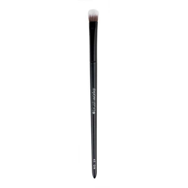 Brushworks No. 19 Crease Blending Eye Brush (Picture 3 of 6)