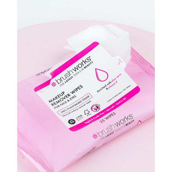 Brushworks Makeup Remover Wipes (Picture 2 of 4)