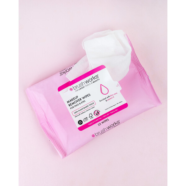 Brushworks Makeup Remover Wipes (Picture 4 of 4)