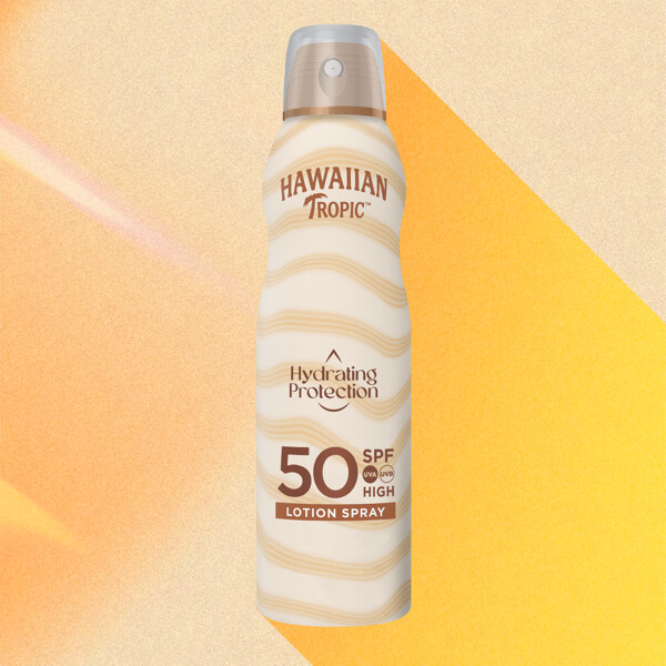 Hydrating Protection SPF50 Lotion Spray (Picture 3 of 4)