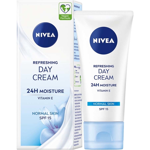 Nivea Refreshing Day Cream SPF15 (Picture 1 of 5)