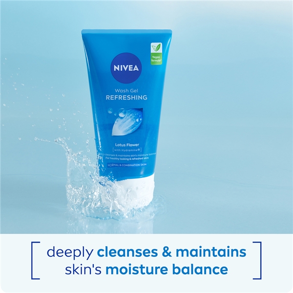 Nivea Refreshing Wash Gel - Normal/Comb Skin (Picture 2 of 5)