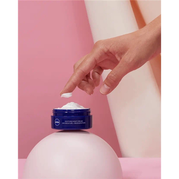 Nivea Soothing Night Cream - Sensitive Skin (Picture 5 of 6)