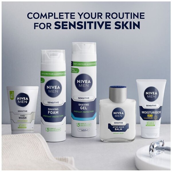 Nivea Men Sensitive Face Moisturiser SPF15 (Picture 8 of 8)