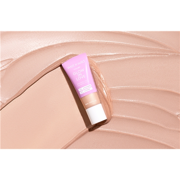 Mega Glo Glow In Love - Radiance Liquid (Picture 4 of 5)